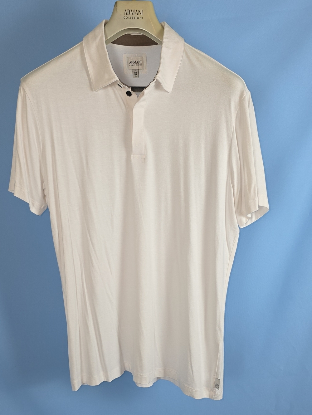 Giorgio Armani XL Men’s Ivory White Polo with Subtle Contrast Buttons